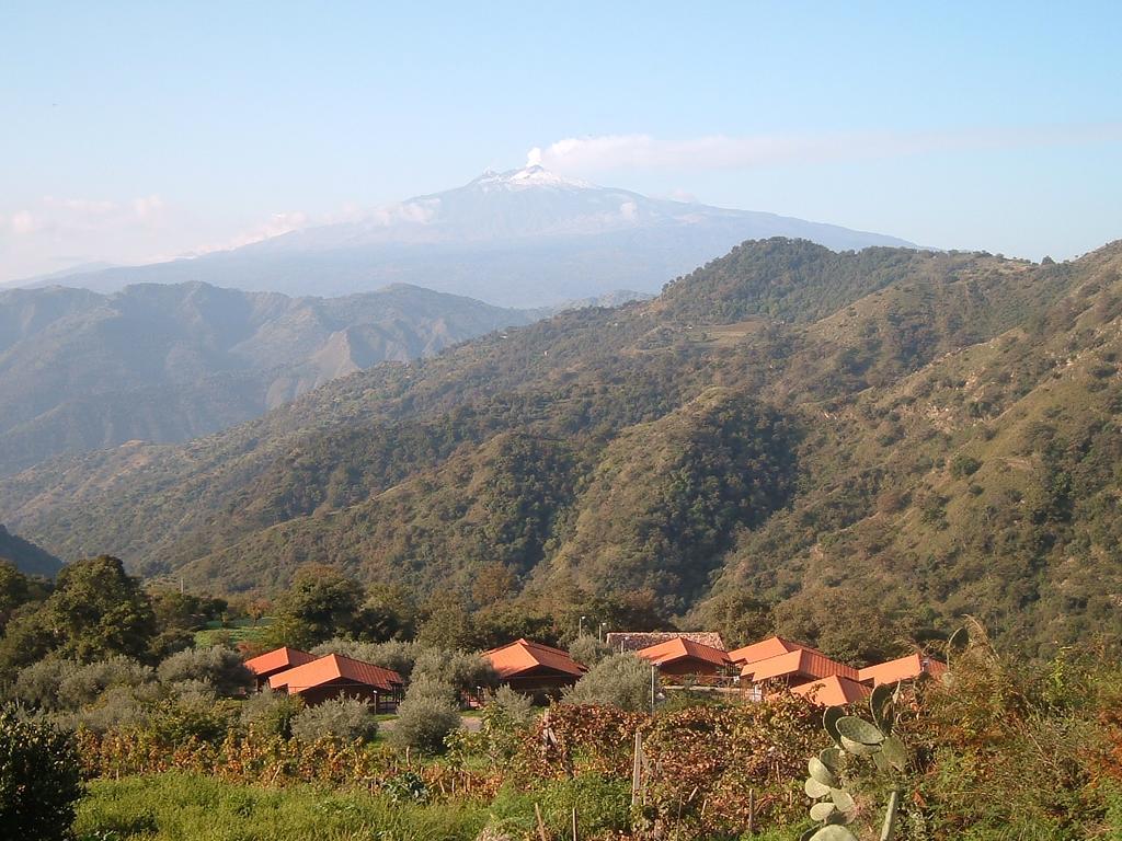 Agriturismo San Cataldo Villa Motta Camastra Exterior photo